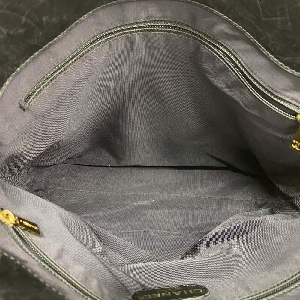 CHANEL Black Lambskin Leather Tote Bag - Picture 4 of 10